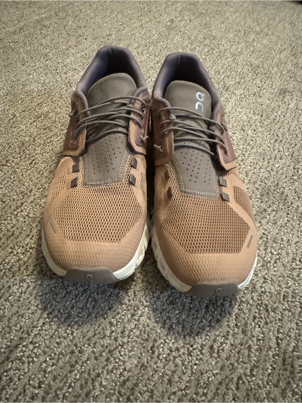 On Running Women’s Cloud 5 Sneakers in rust and gray 10M - Picture 5 of 6